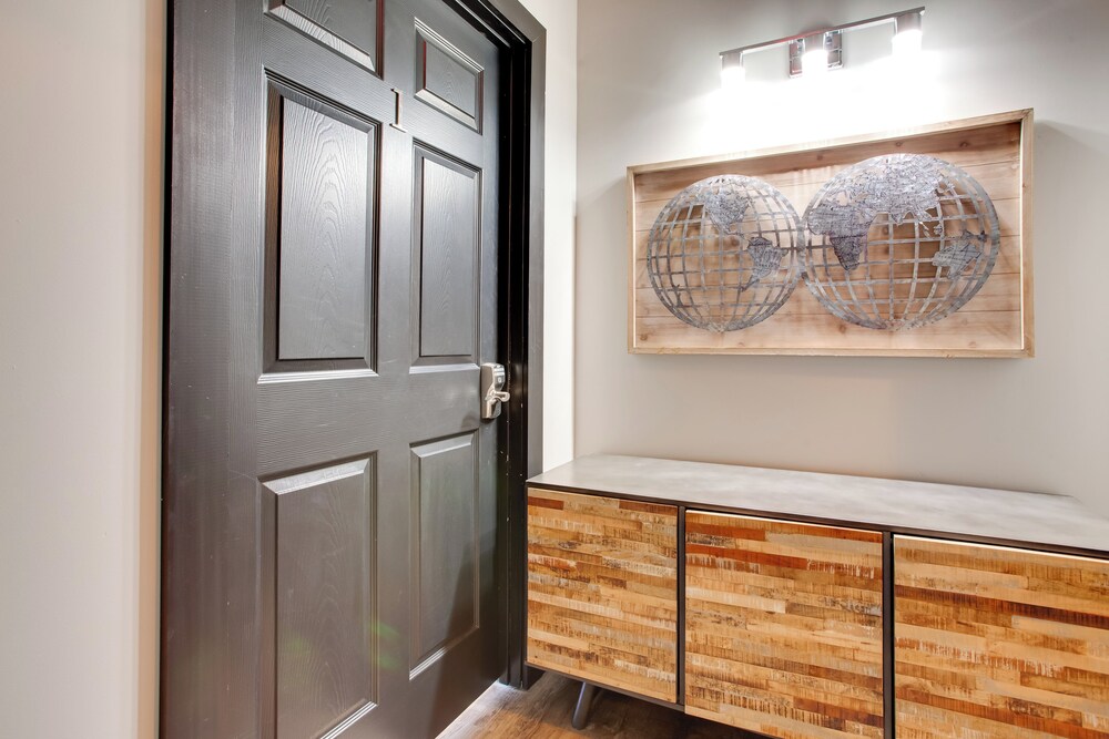 Custom-designed Studio Across From Washington Park