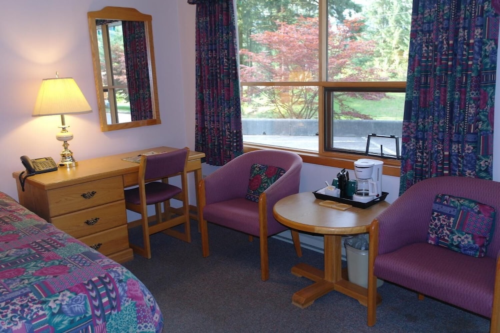 Colonial 900 Motel