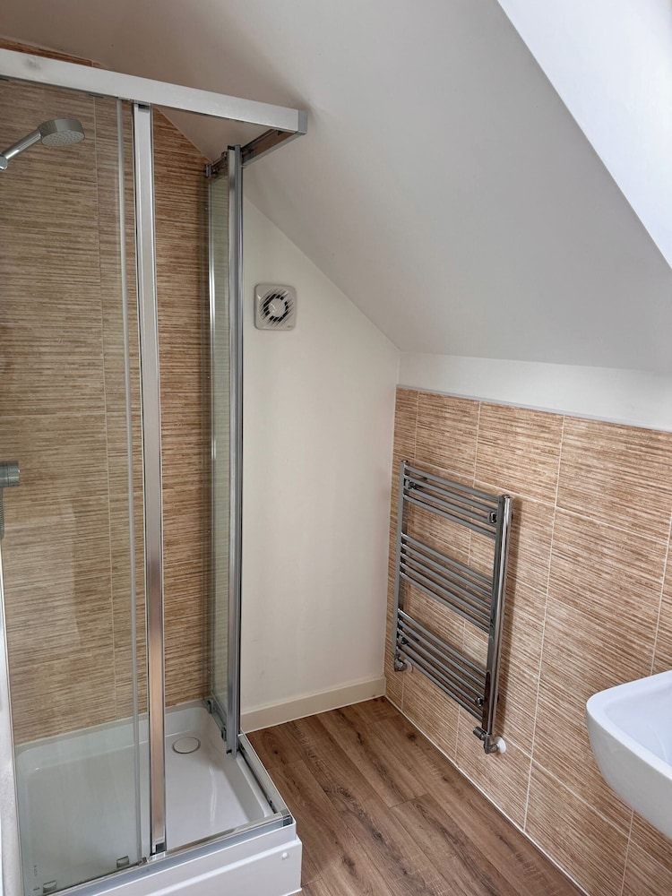 Coventry Chic City House - 3 Beds