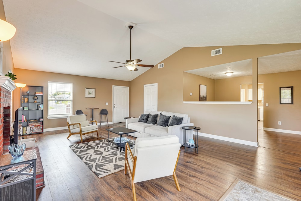 7 Mi to Dtwn Panama City: Family Home w/ Patio