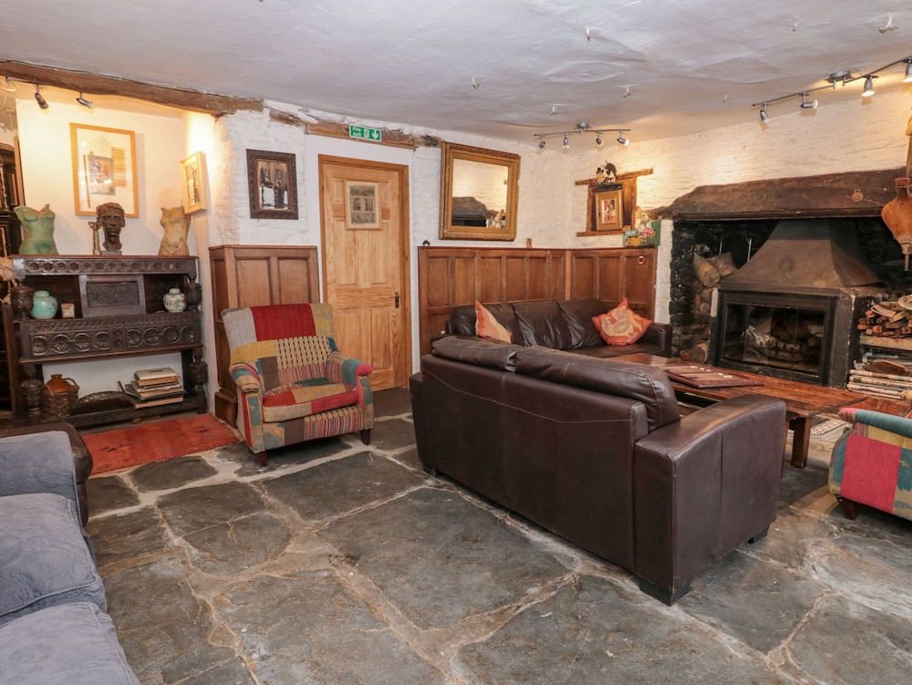 Manor Farmhouse