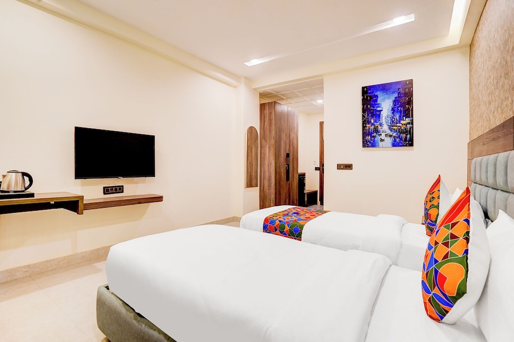 Fabhotel Amrit Luxury Inn