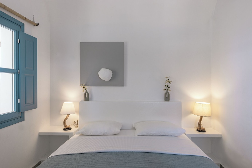GTK Santorini Oia Sunset Villas