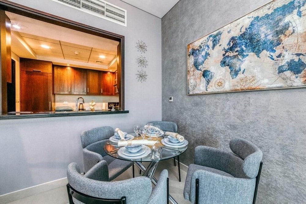 Bellavista - Spacious -1BR & Extra Room
