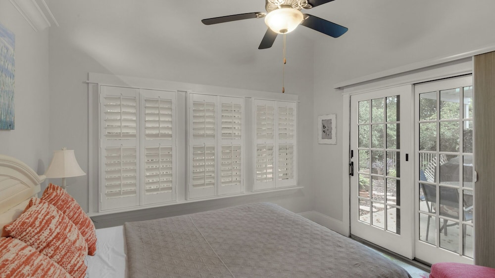 Private Pool - Hot Tub - Golf Cart - Carriage House, Beach Access - Sleeps 20 view 3