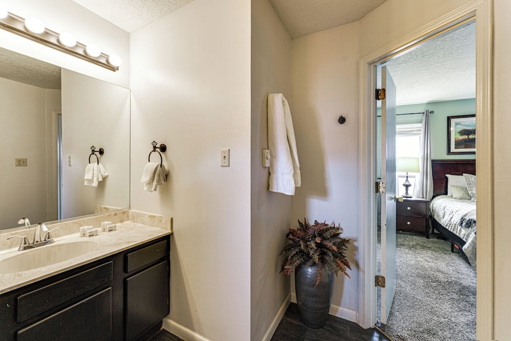 2 Blocks to Angel Fire Resort: Family Condo