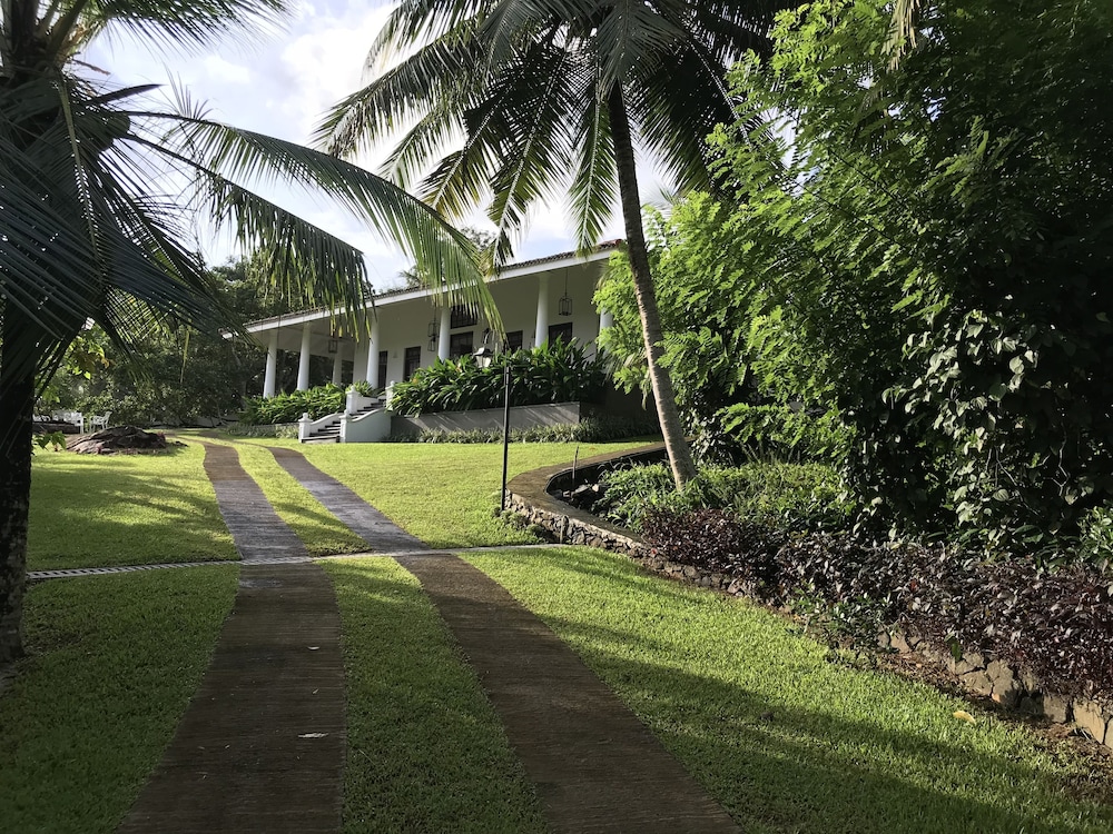 Thompson Manor - A Luxury Villa in Galle view 3