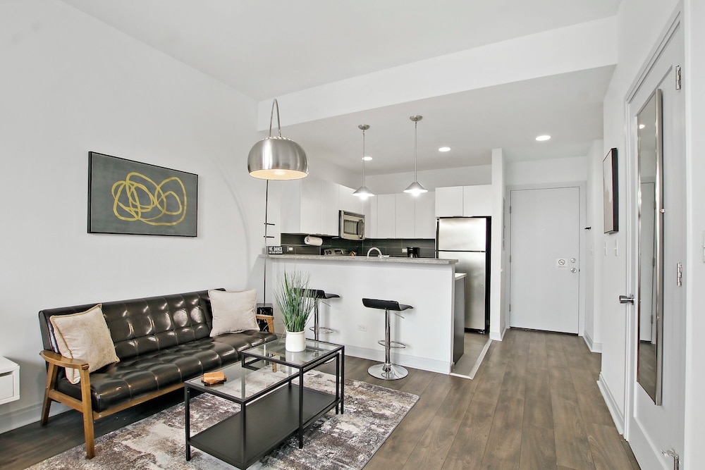 Bright Studio - Del Prado 706