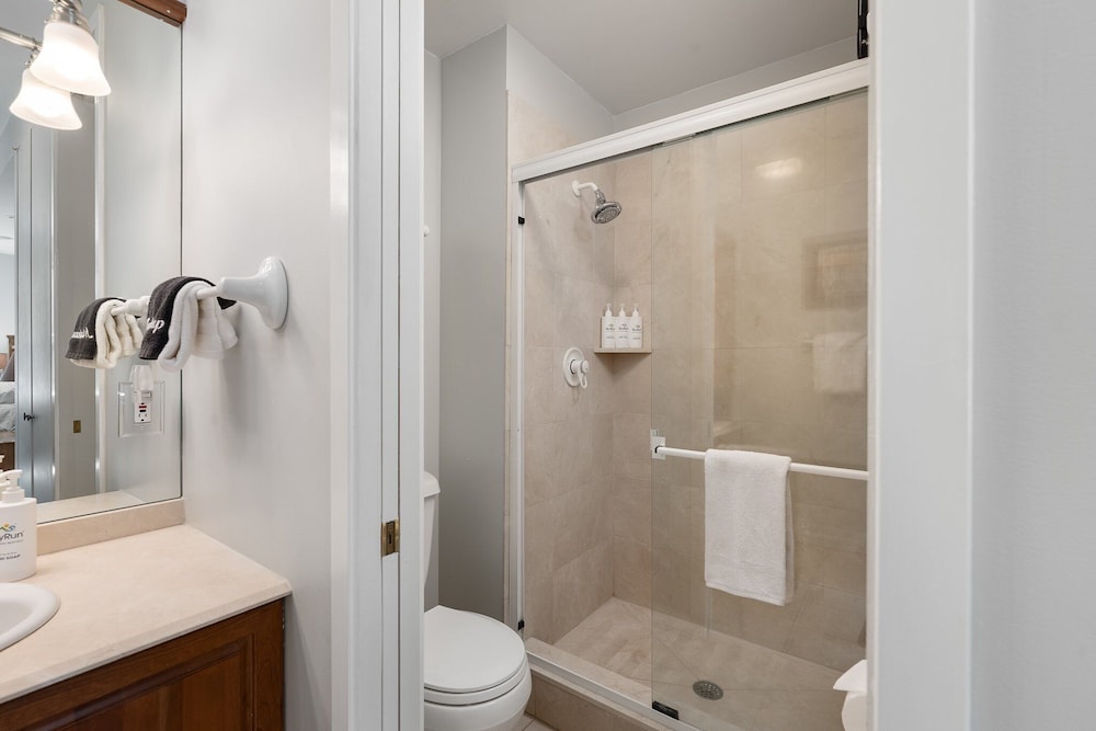 Riverside Retreat 2 Bedroom Condo