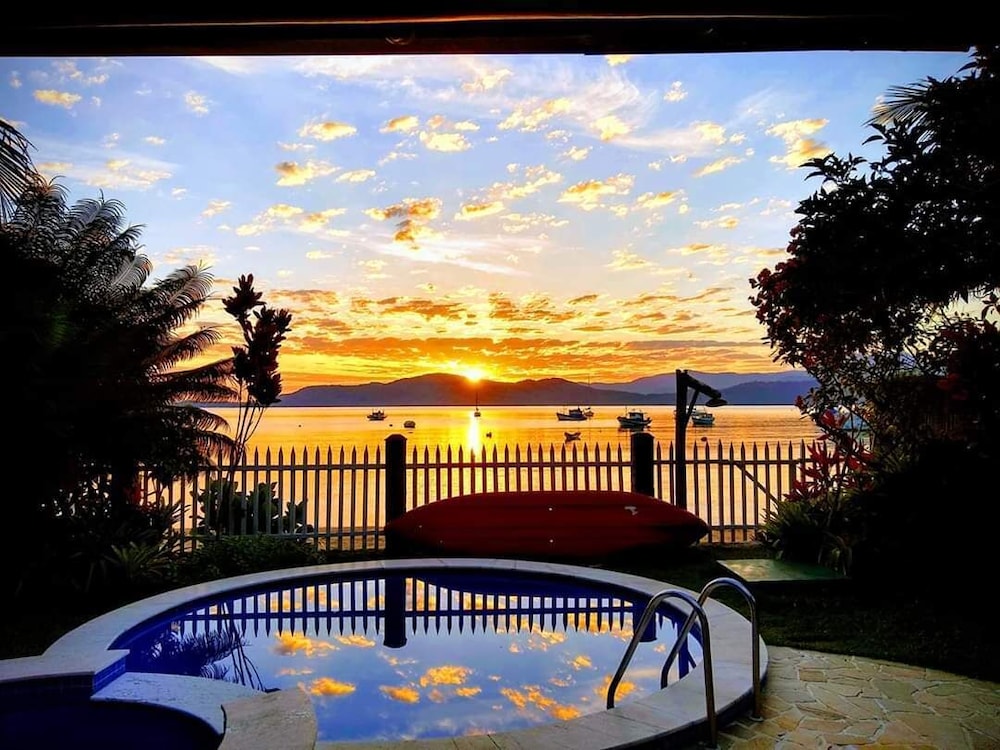 Artes Pé na areia 4suites pisc vista mar
