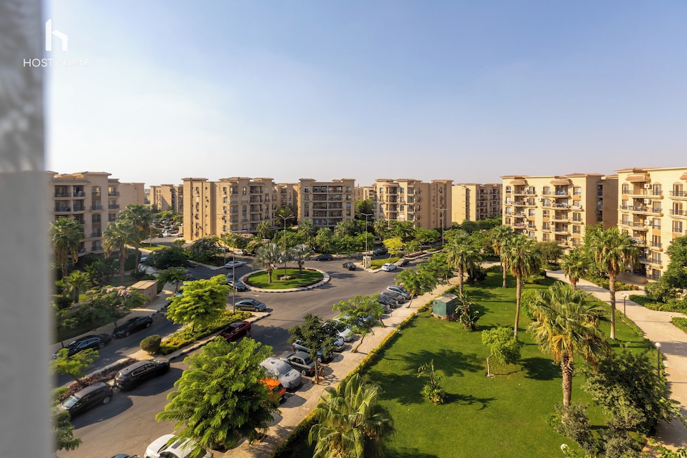 Grand Stay Apartment in Rehab City