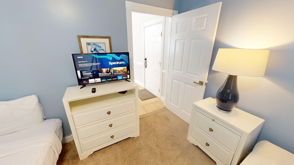 Magnolia Pointe 4869-201 3 Bedroom Condo