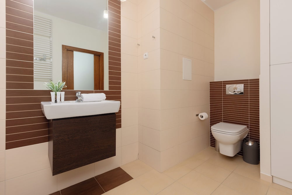 Apartment With 3 Rooms Bemowo by Renters view 3