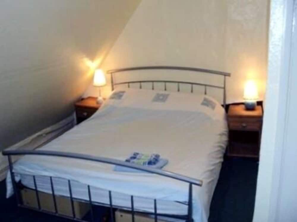 Huntingdon Vacations - Three Horseshoes Inn - Property Image 2