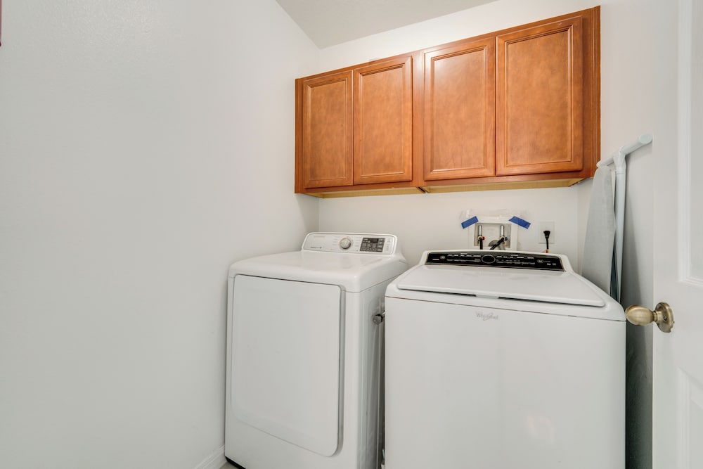 Kissimmee Resort-style Home: Close to Shops & Eats