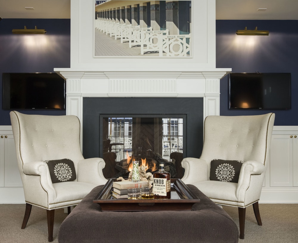 The Quogue Club at Hallock House