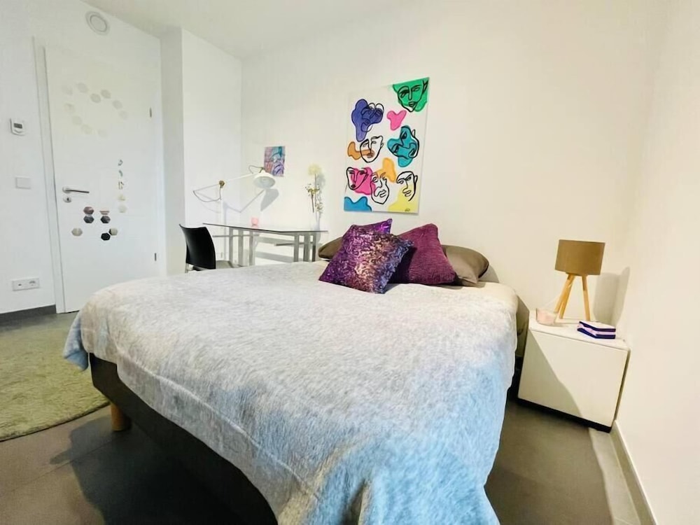 Luxury 3 bedrooms- Terrace and Parking view 5