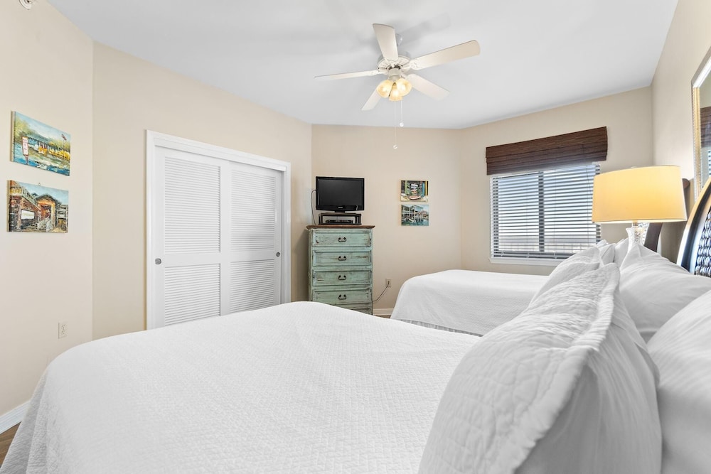 The Palms West 813