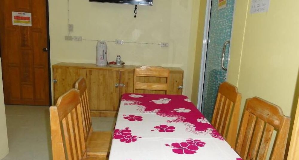 Seventeen Hostel