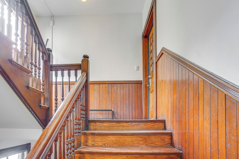 Walk to Harvard Square: Apartment in Cambridge