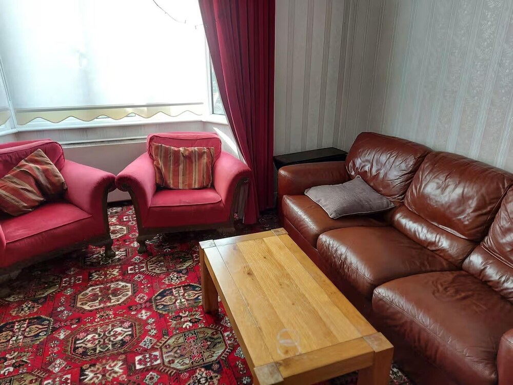Spacious 4 Bedroom House in Limerick