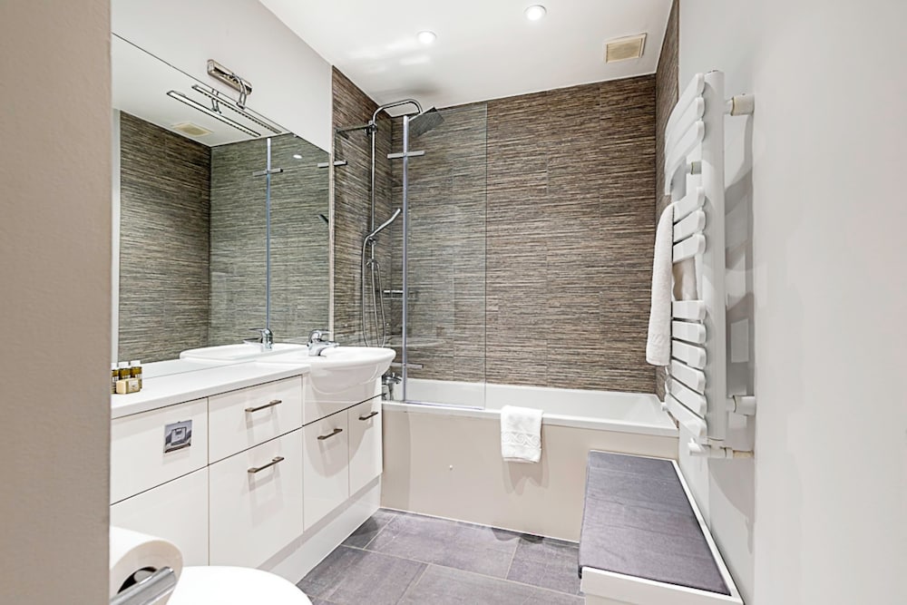 Charming Earls Court Apartment