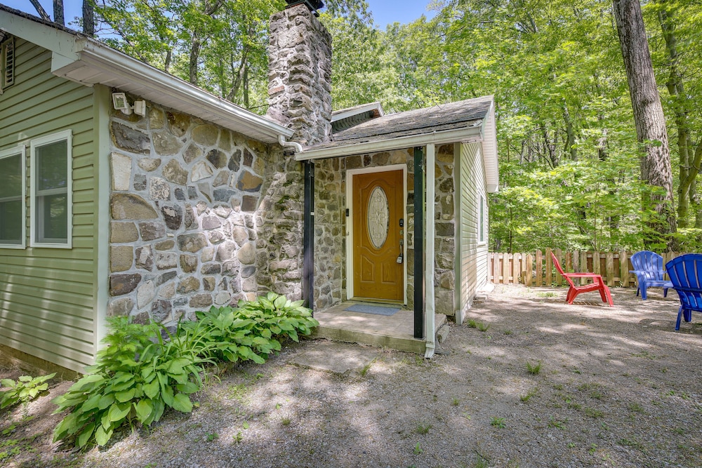 Monroe Vacations - Creekside Hudson Valley Retreat 4 Mi to Winery! - Property Image 2