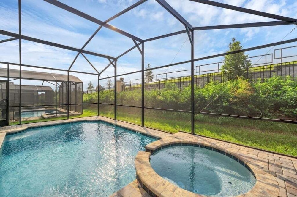 Private Pool, Spa, Movie Theater Room For Family! 7 Bedroom Villa