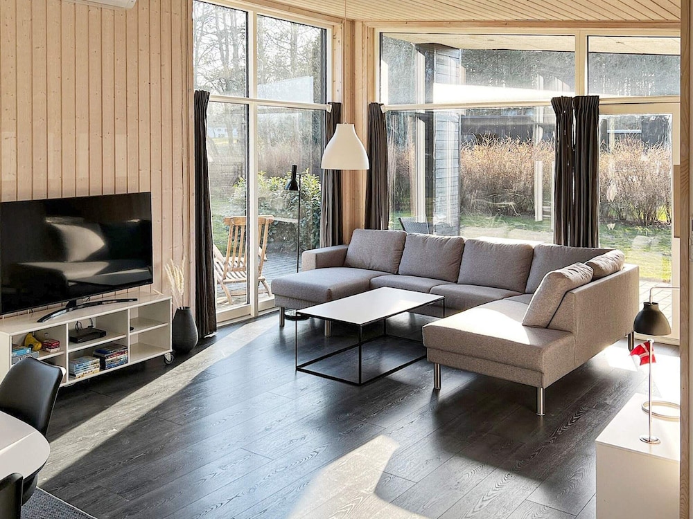 Cozy Lakeside Retreat - By Traum Ferienwohnungen view 4