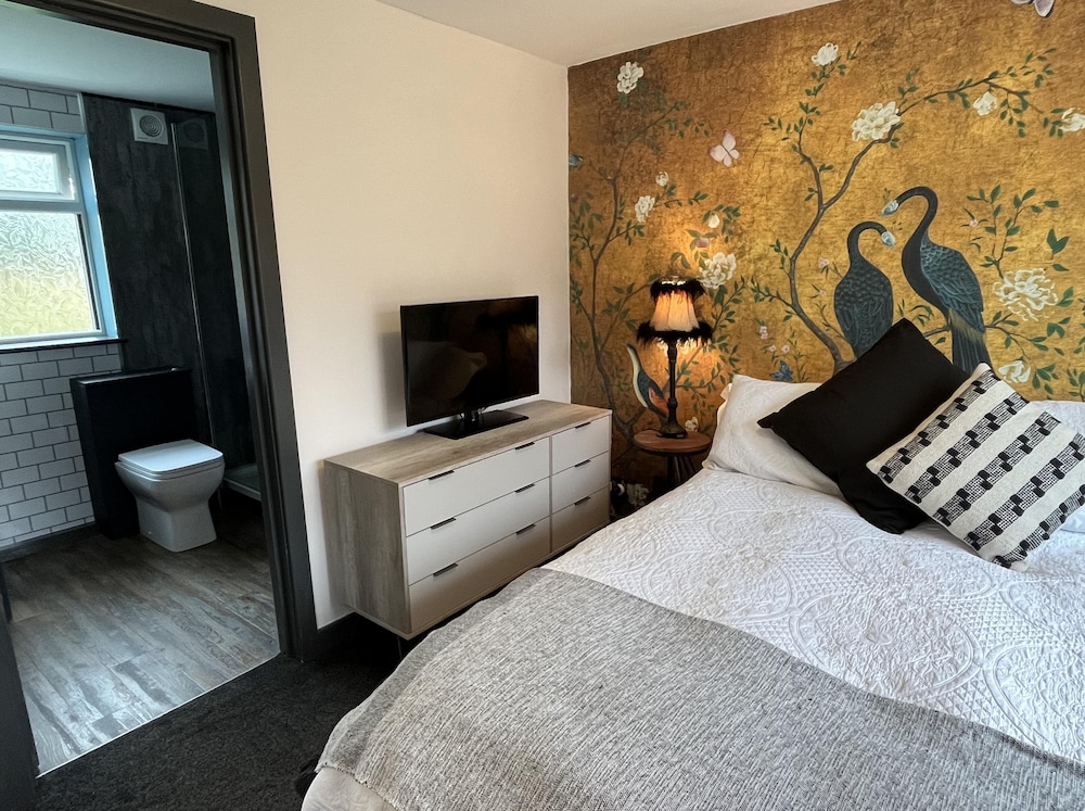 Freshwater - Hot Tub - Pet Friendly - Garden view 4