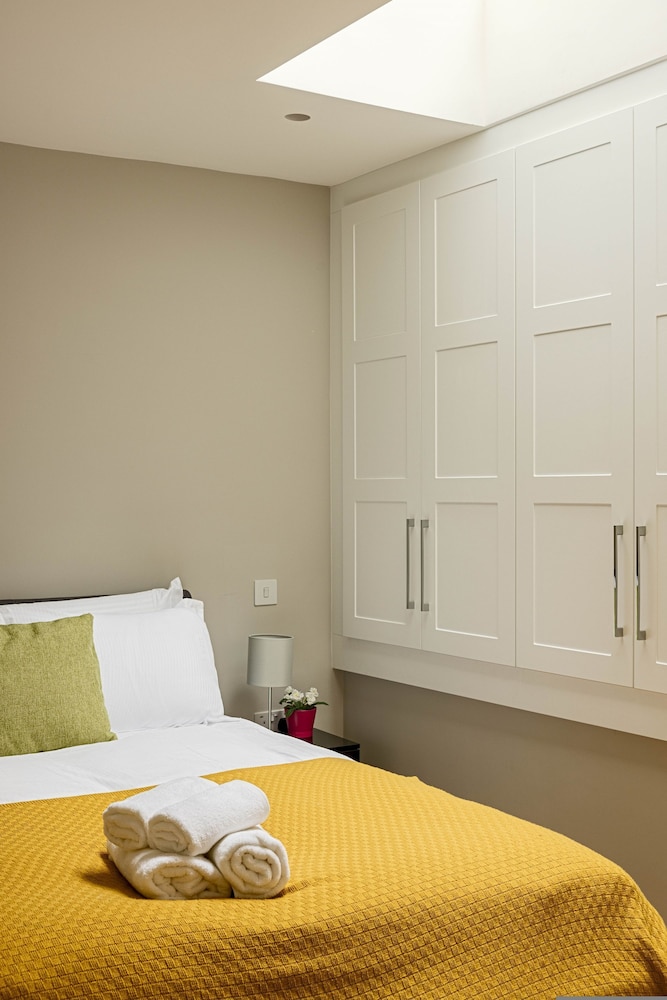 3-bdr Stunning LUX Villa Parking Central London