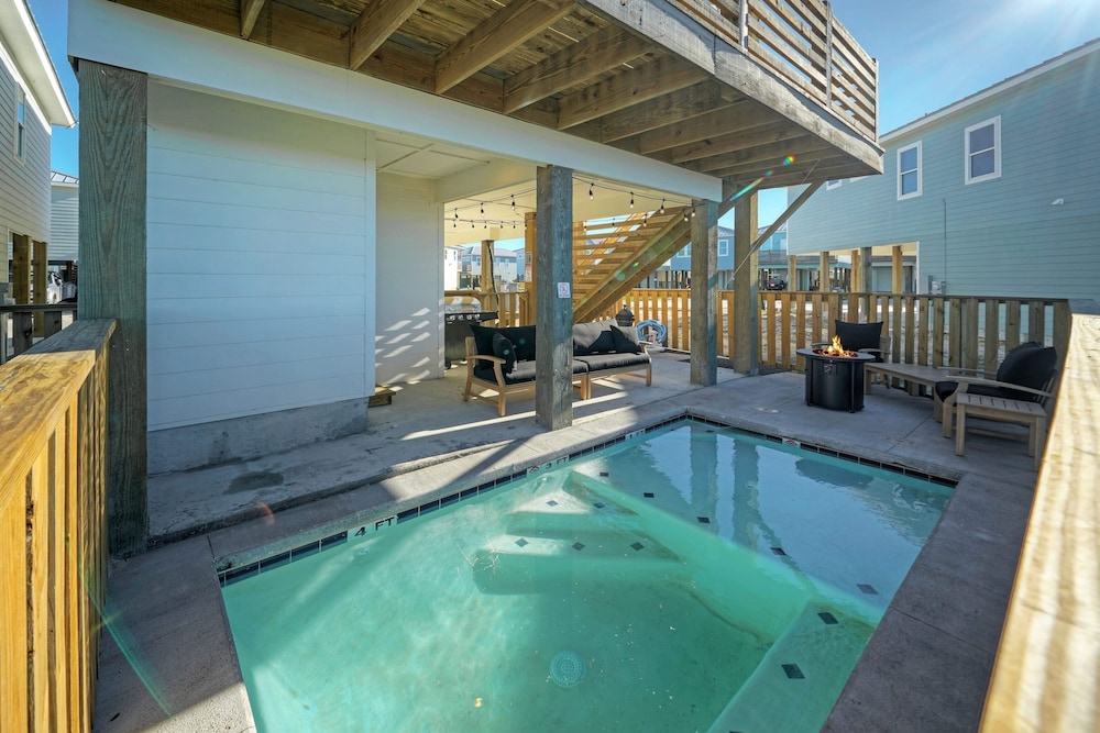 Cart-friendly Boardwalk to the Beach Private Pool Firepit Pond Views Bayview