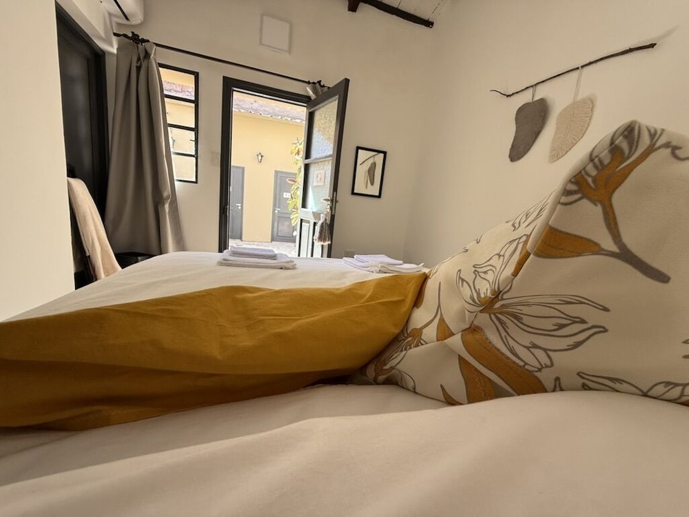 Clivias Hostel