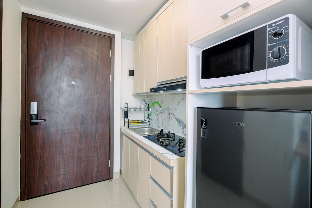 Cozy Stay Studio At Lrt City Bekasi Apartment