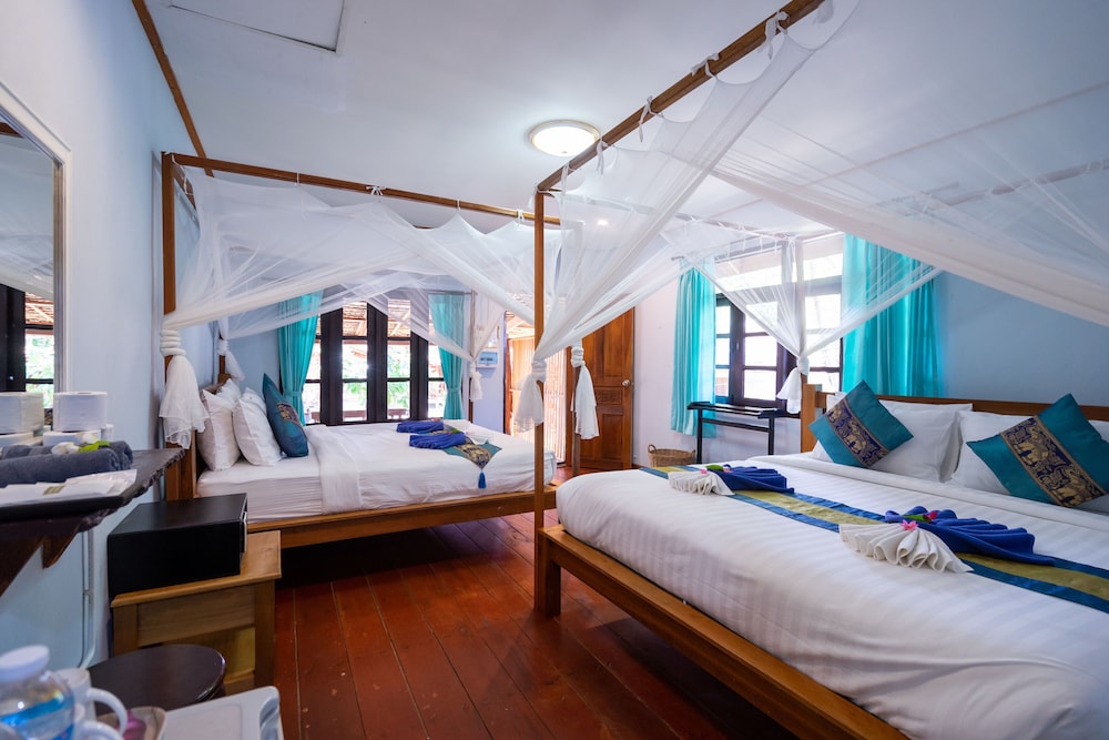 Lipe Beach Resort