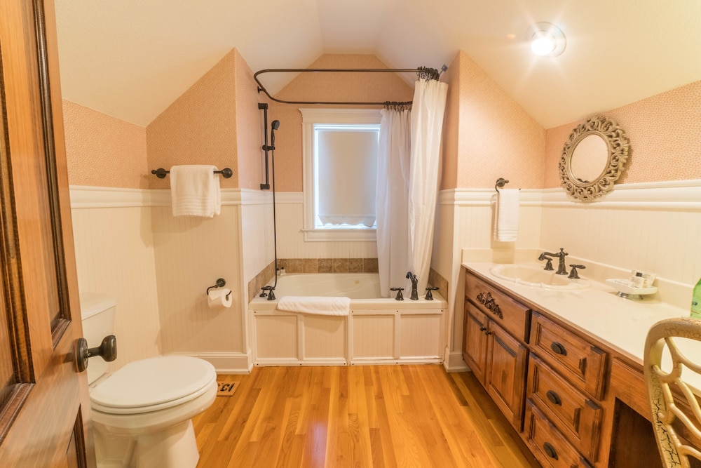 The Victoria B & B