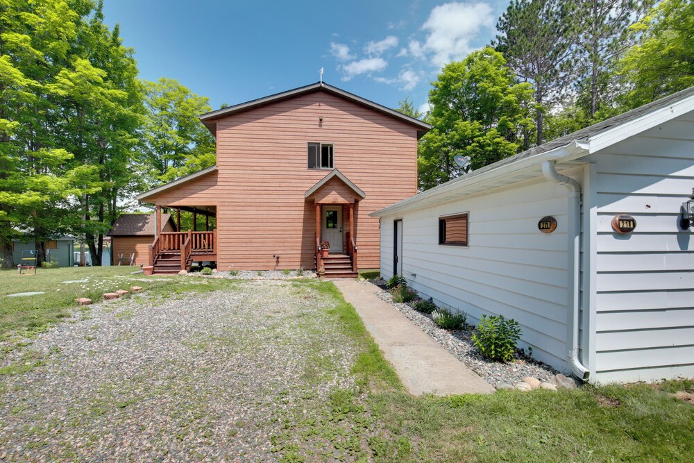 Lakefront Cottage in Iron River: 3 Mi to Skiing! view 3