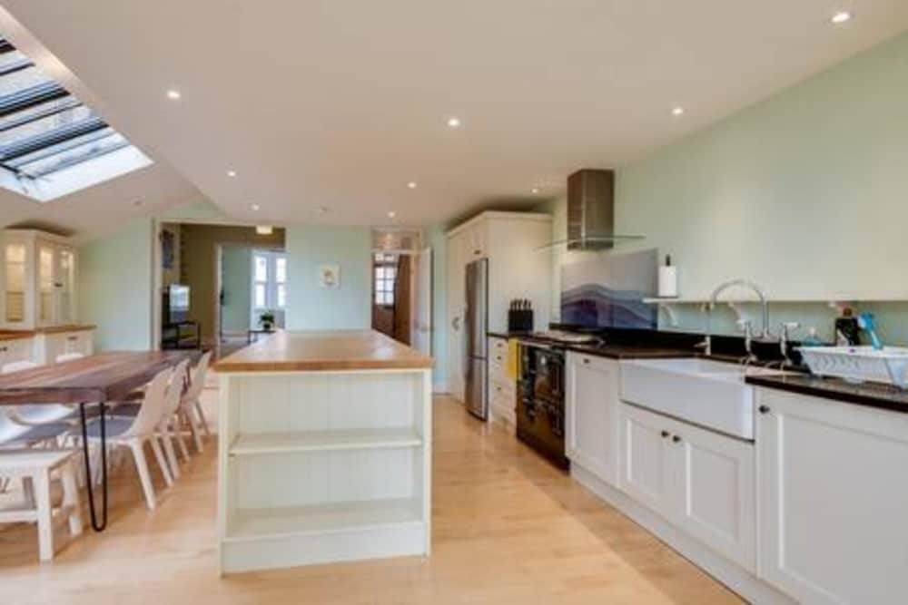 Oxford Vacations - Summertown 4-br Family Home - Bright Spacious - Property Image 10