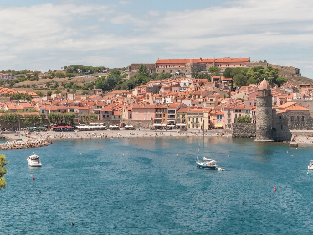 Apartment in Collioure With Stunning Sea Views