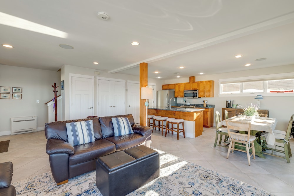 Ocean Views & Beach Access at Cottage on Birch Bay