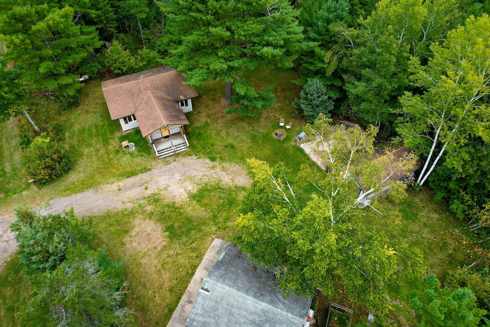 Cozy Cable Cabin Rental - Pet Friendly! view 3