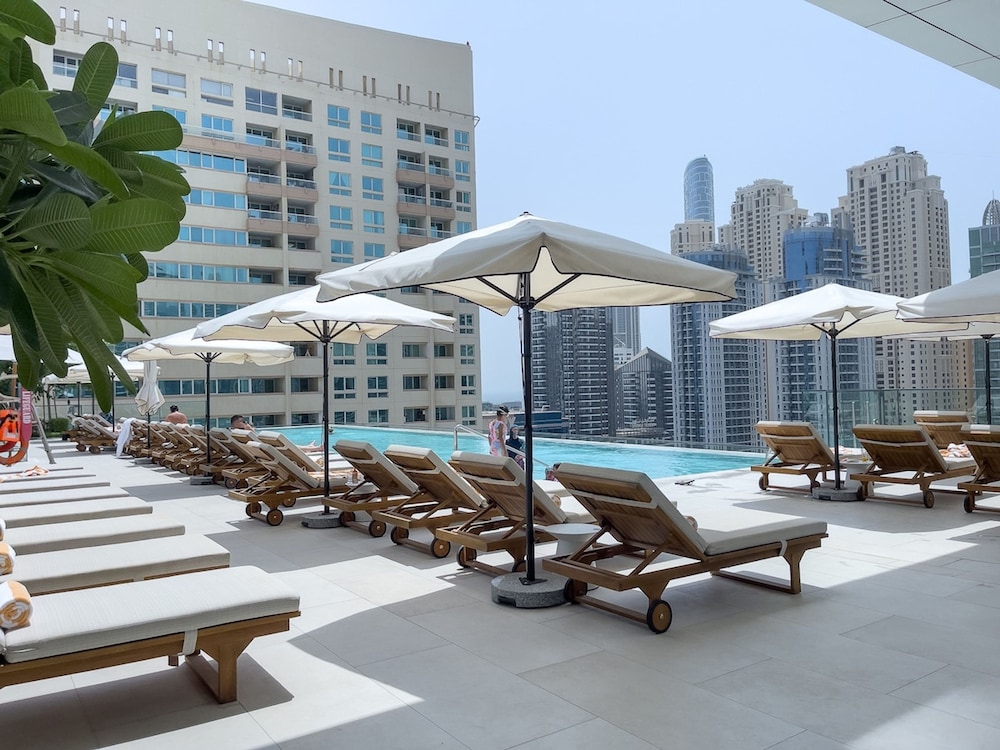 Spacious Cozy 2-bedroom Apartment in Dubai Marina