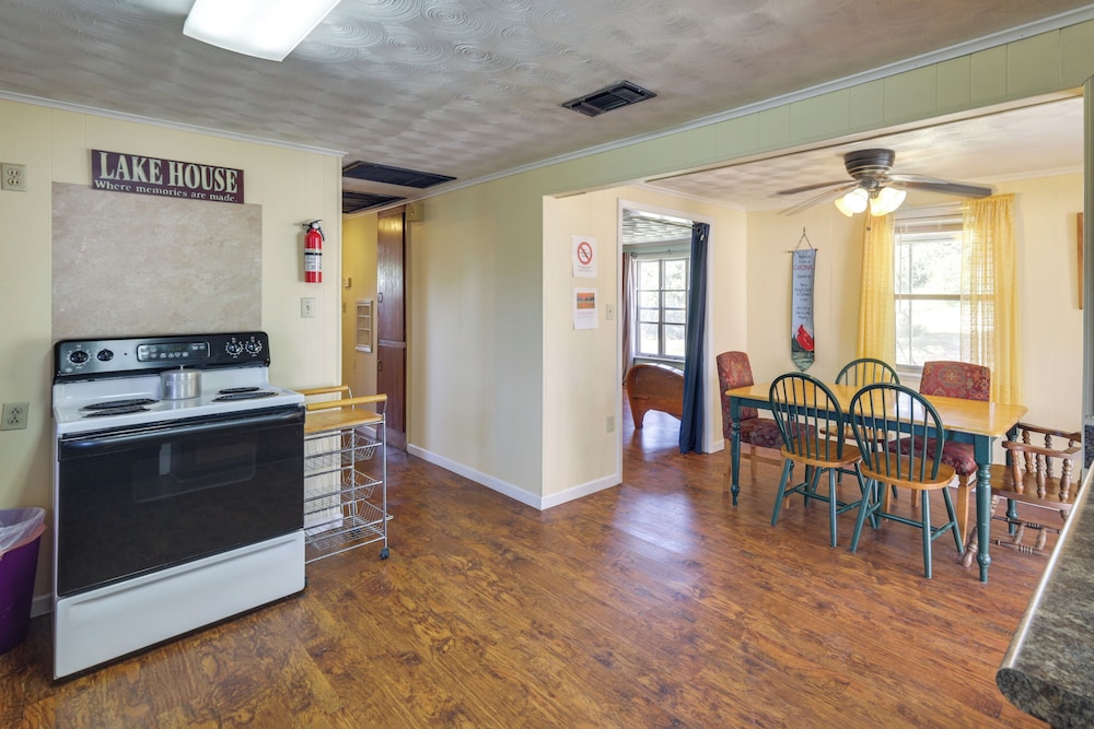 Hike From Your Door! Pet-friendly Whitney Home