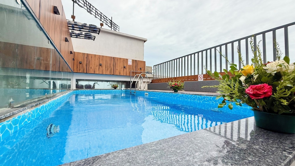 Hotel La Bella - near Sea Beach