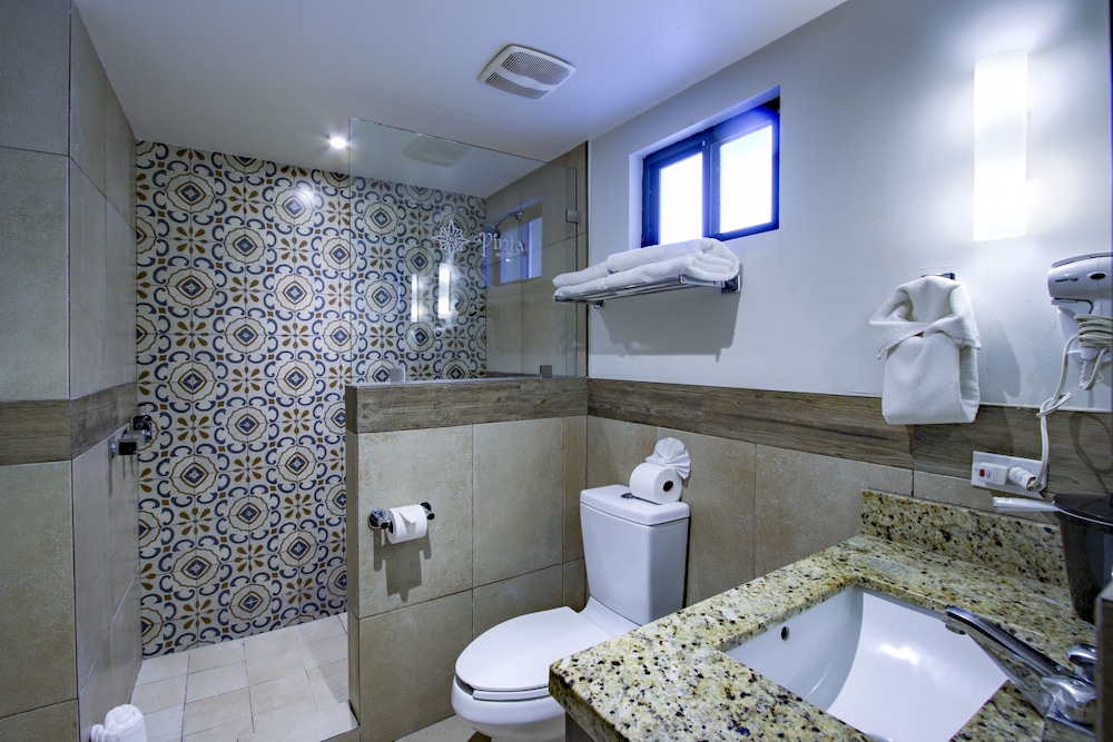 Ensenada Vacations - Hotel La Pinta - Property Image 11