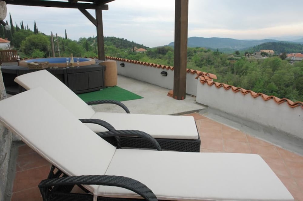 Rilović House view 4