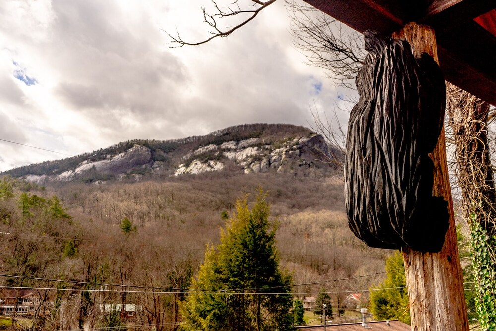 The Chimney Rock Inn & Cottages