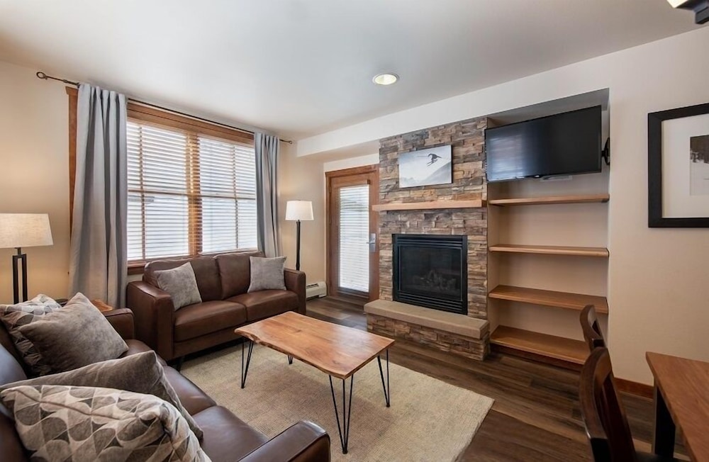 Zephyr Mountain Lodge Condos