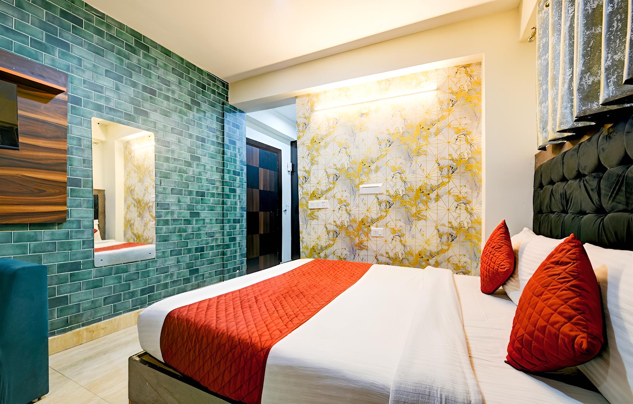 Hotel Ark Wood Near Delhi Airport