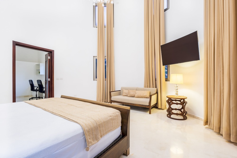 Villa Desiree 5BR Cocotal Luxury Villa Pool Maid